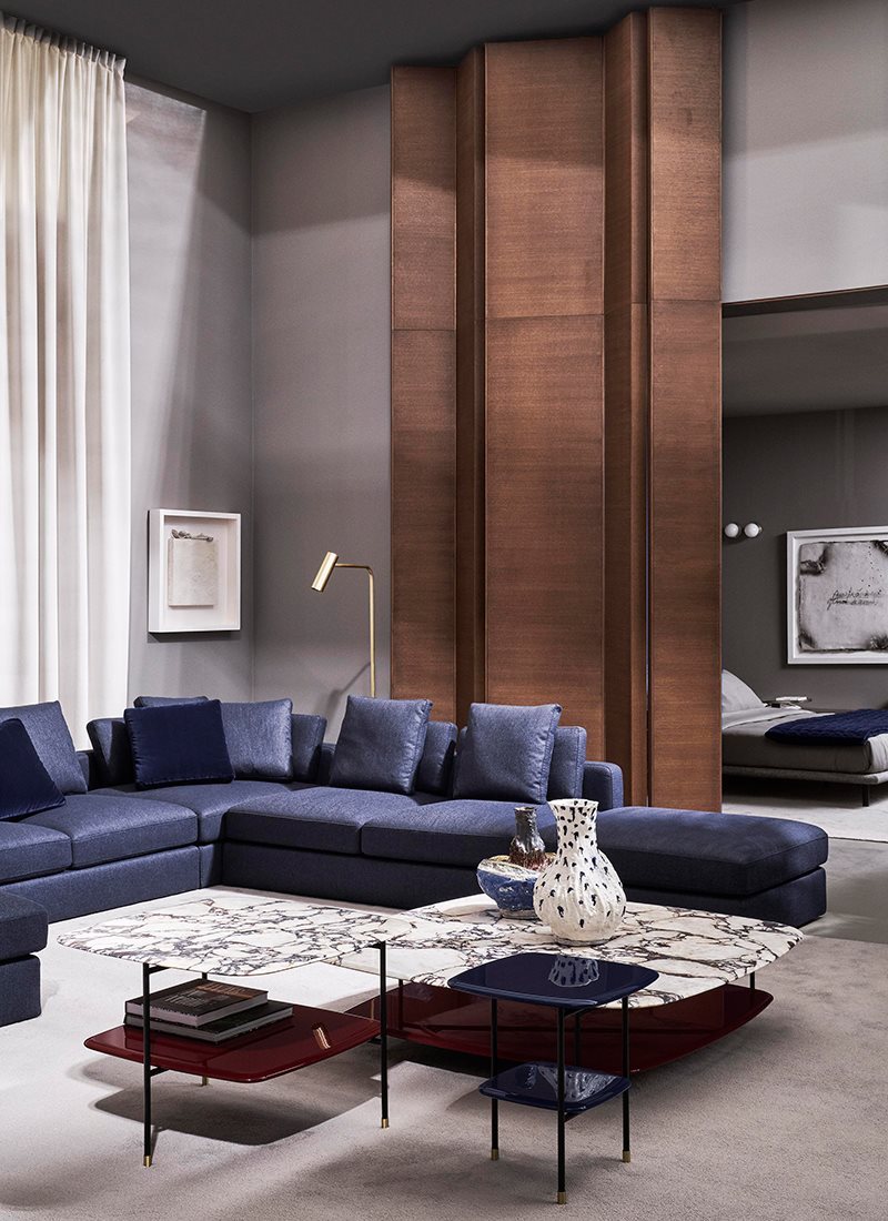 10---Meridiani---salone-2019---harold-modular-sofa---adrian-low-tables-800x1100